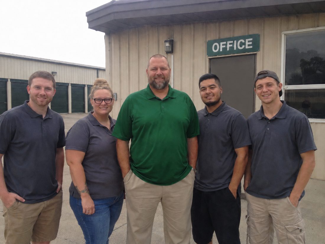 Pest control professionals in Burnsville, MN